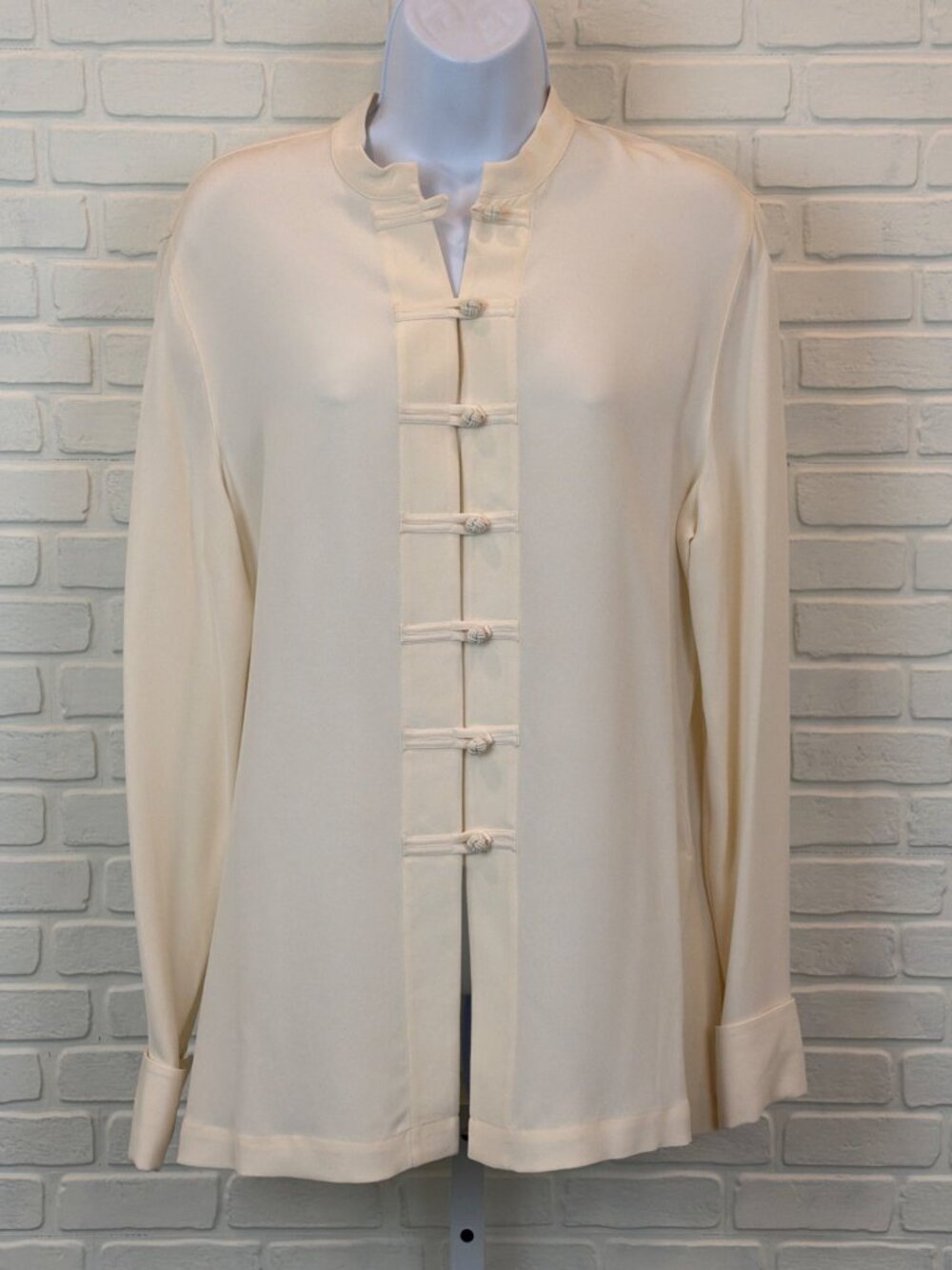 Talbots Pure Silk Blouse Cream Mandarin Collar Frog Closure French Cuff 10